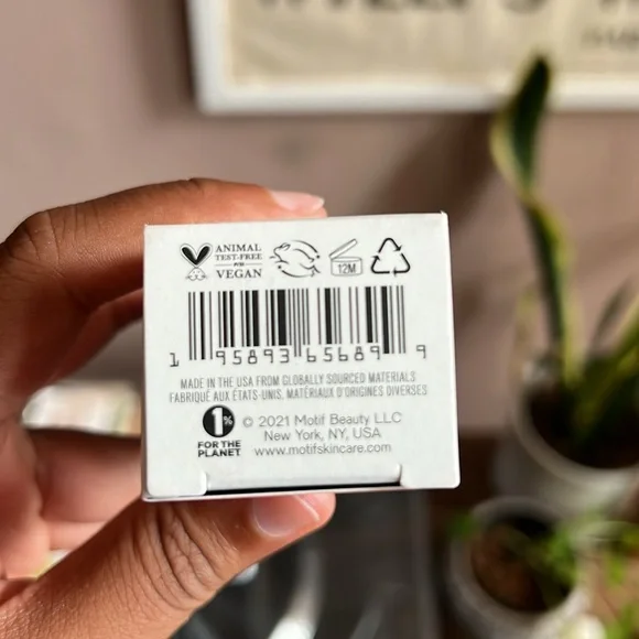 Motif Brightening Face Serum Serum & Face Oil